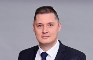 Веселин Пенчев е избран за председател на Управителния съвет на СИДП, напуска ОбС