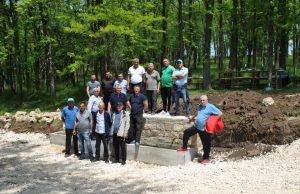 Доброволци изградиха чешма край село Пет могили