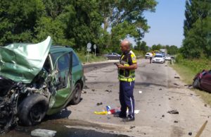 Двама загинали при удар на камион и две коли между Градище и Черенча (обновена)