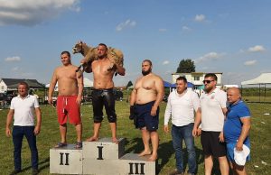 Традиционните борби в село Китанчево излъчиха най-силните