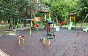 Обновяват детските площадки в Нови пазар
