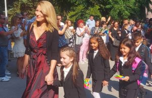 Училищният звънец удари за 761 първокласници в община Шумен (снимки)