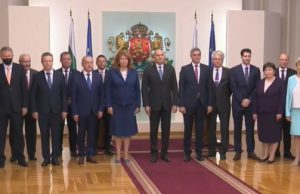 Новият служебен кабинет се закле