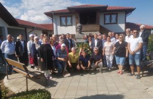 С венци и цветя почетоха паметта на Коджа Юсуф в село Черна (обновена)