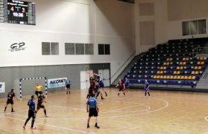 Хандбалният шампион „Шумен 61“ надви „Локомотив“ в напечен двубой