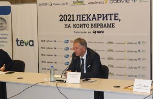 Д-р Стойчо Кацаров: Ние ще преживеем тази COVID вълна, но ще си платим цената