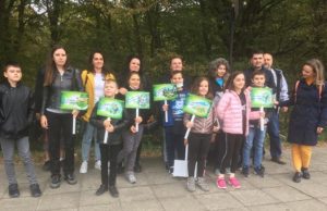 Ученици поставиха нови табели на Шуменското плато