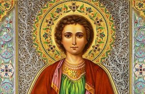 Църквата почита днес св. Пантелеймон, хиляди празнуват имен ден