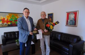 Кметът поздрави историка Дечко Лечев за 80-годишнината му