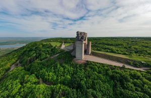 Продължава подготовката за консервация и реставрация на Паметника