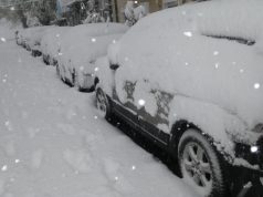 Десетки сигнали за непочистени пътища и леки катастрофи