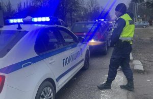 16-годишен неправоспособен си спретна гонка с патрулки