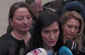 Мария Габриел: Преговорите за правителство продължават