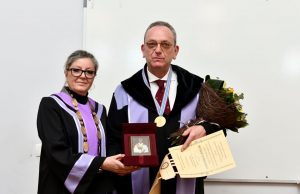 Проф. Петър Стоянович получи „Doctor honoris causa” на Шуменския университет