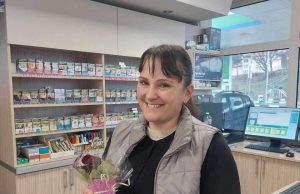 Близо 3 000 теменужки за дамите във Върбишко