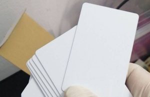 Петима са задържани, двама от които в момент на сделка с фалшиви български паспорти (снимки)