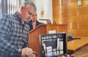 Полицаи запознаха ученици с вредата от наркотиците, въведоха ги и в тънкостите на криминалистиката