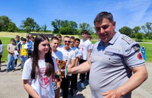 Отборът на IX ОУ “Панайот Волов“ е областен лидер в състезанието „Млад огнеборец“