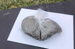 Задържаха трима за сделка с наркотици