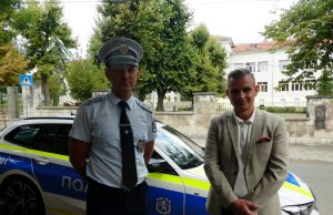 Засилено полицейско присъствие около училищата в първия учебен ден