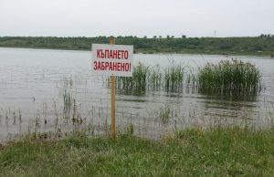 Забраняват плуването в необезопасени водни басейни