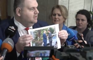 „Хилят се и се обичат“: Кирил Петков със зам.-шефа на Антикорупционната комисия – задкулисните договорки