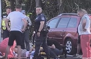 Блъснаха разградчанин по пътя към Пети километър, движението е временно преустановено