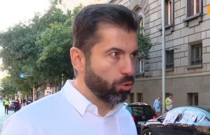 Метаморфозата на Киро: От мазните кафета до реклама на бръснарски салон