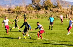 „Чавдар“ записа трудна победа срещу „Енев“