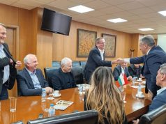 Делегация от Айвалък гостува на кмета проф. Христов и екипа му