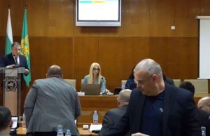 Кметът оттегли точката за повишаване на ТБО, скандал в сесийна зала