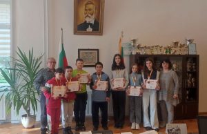 Възпитаници на Математическата с успехи в международния турнир „Математика без граници“