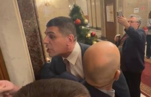 ДПС-НОВО НАЧАЛО: Иво Мирчев в амок – налетя на бой на Пеевски! (видео)