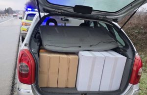 Спипаха цигари без бандерол за 12 271 евро в колата на рецидивист от Варна