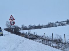 Кола се обърна в канавка на „Хемус“