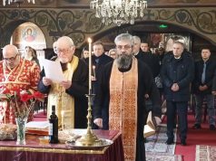 Със света литургия и поднасяне на венци започнаха честванията на 3 март в Шумен