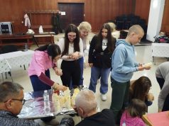 Работилница за свещи в читалището в Нови пазар